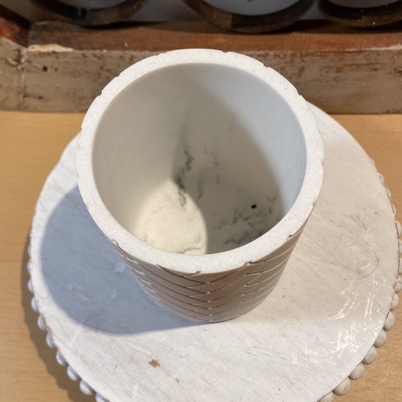 Bathroom cup - marble look with herringbone pattern - Picture 2 of 2